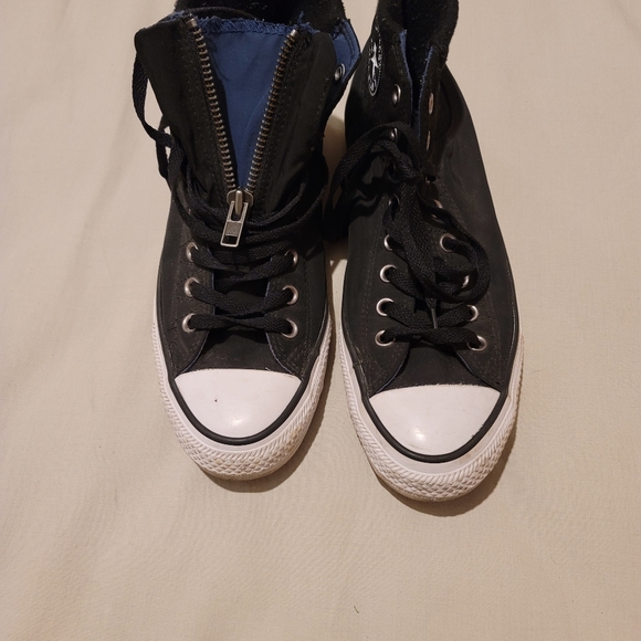 Mens Sneaker - Picture 2 of 2